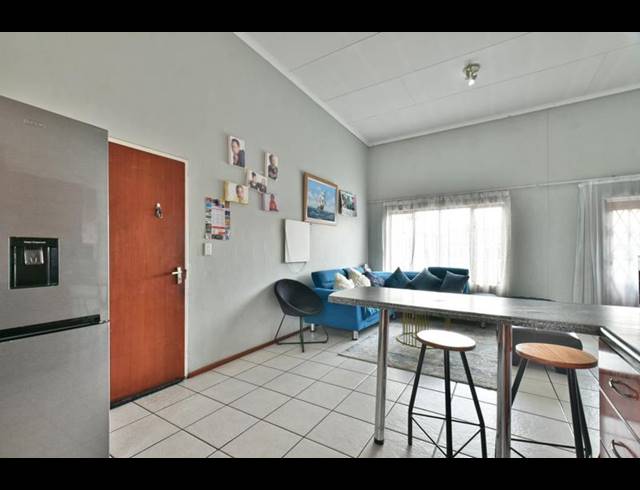 2 BEDROOM APARTMENT FOR SALE IN WINCHESTER HILLS